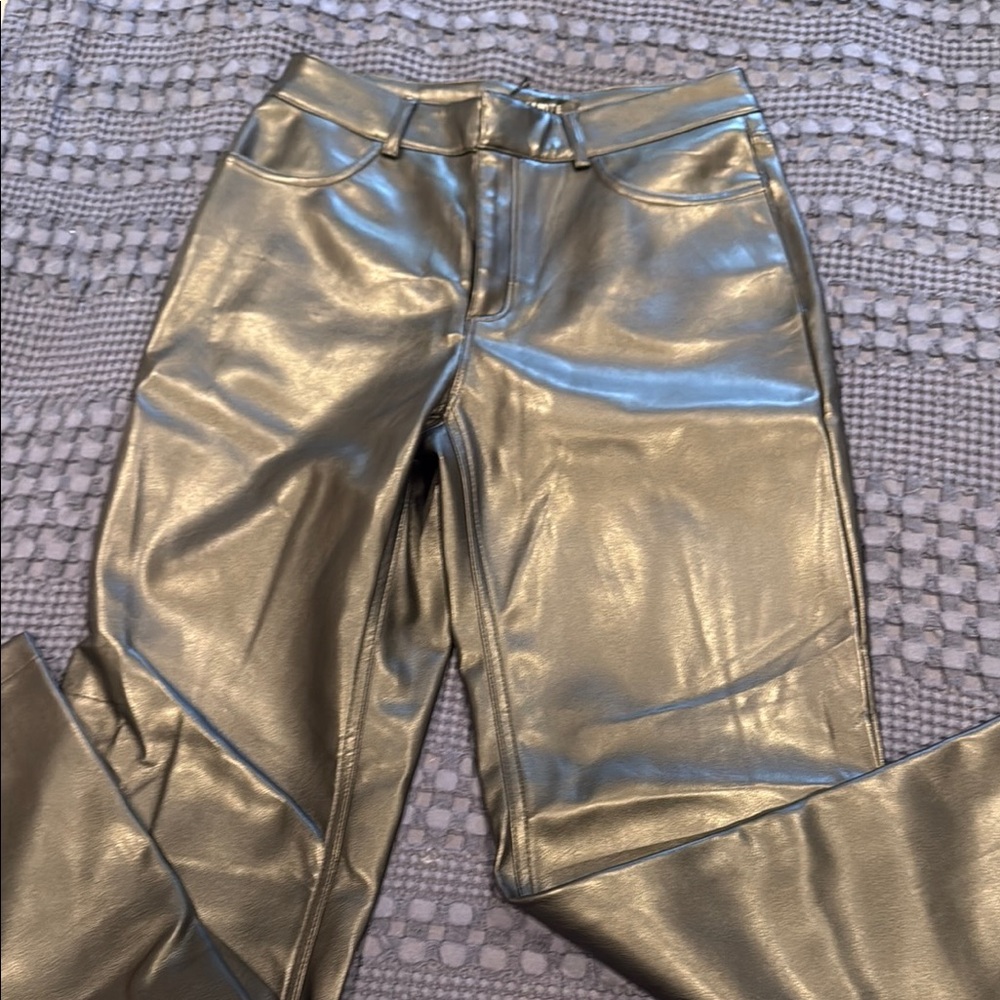 Gold Metallic Leggings with Sleek Finish